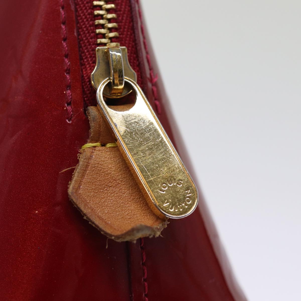LOUIS VUITTON Vernis Pochette Cosmetic Pouch Pomme D'amour M91496 LV 75151