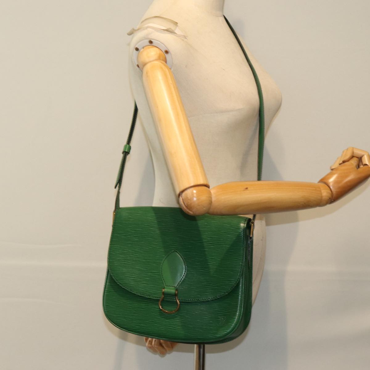 LOUIS VUITTON Epi Saint Cloud GM Shoulder Bag Green M52194 LV 75168