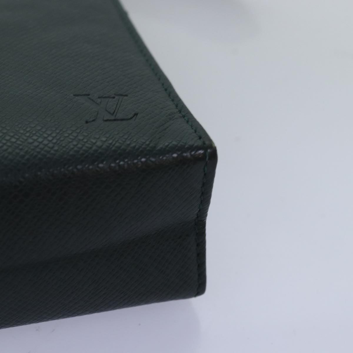 LOUIS VUITTON Taiga Pochette Voyage MM Clutch Bag Epicea LV 75171