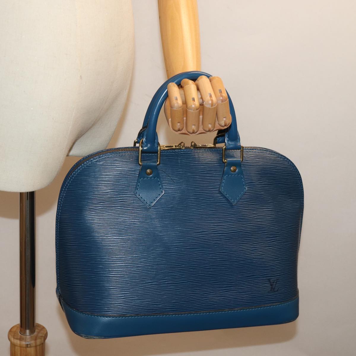 LOUIS VUITTON Epi Alma Hand Bag Toledo Blue M52145 LV 75187