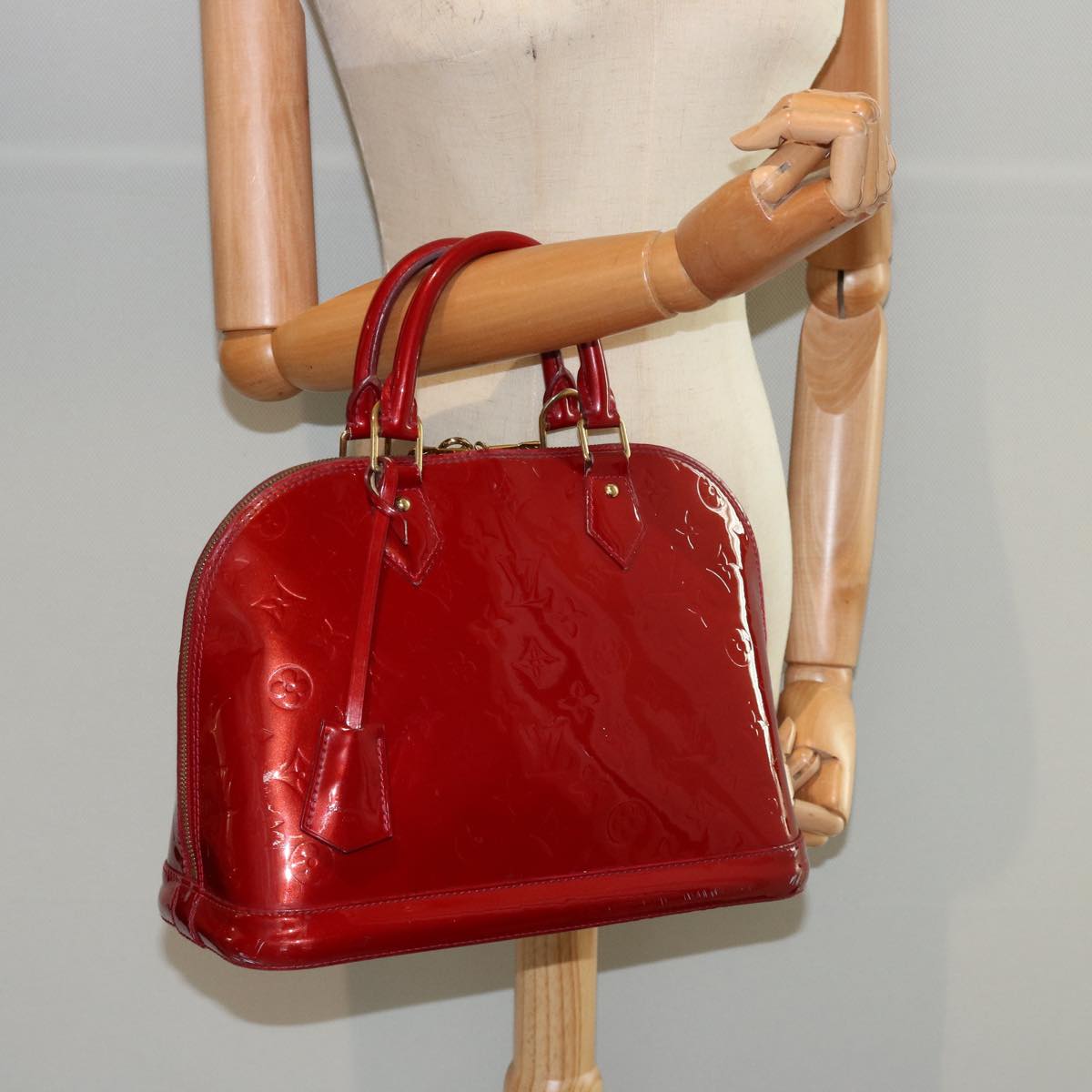 LOUIS VUITTON Monogram Vernis Alma PM Hand Bag Red Slys M90169 LV 75188