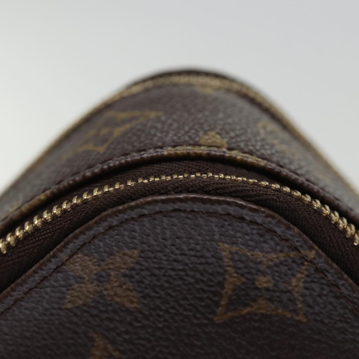 LOUIS VUITTON Monogram Trousse Brush MG Cosmetic Pouch M47505 LV 75252
