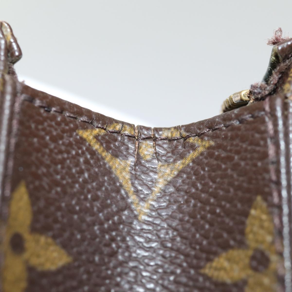 LOUIS VUITTON Monogram Poche Toilette 15 Pouch M47546 LV 75253