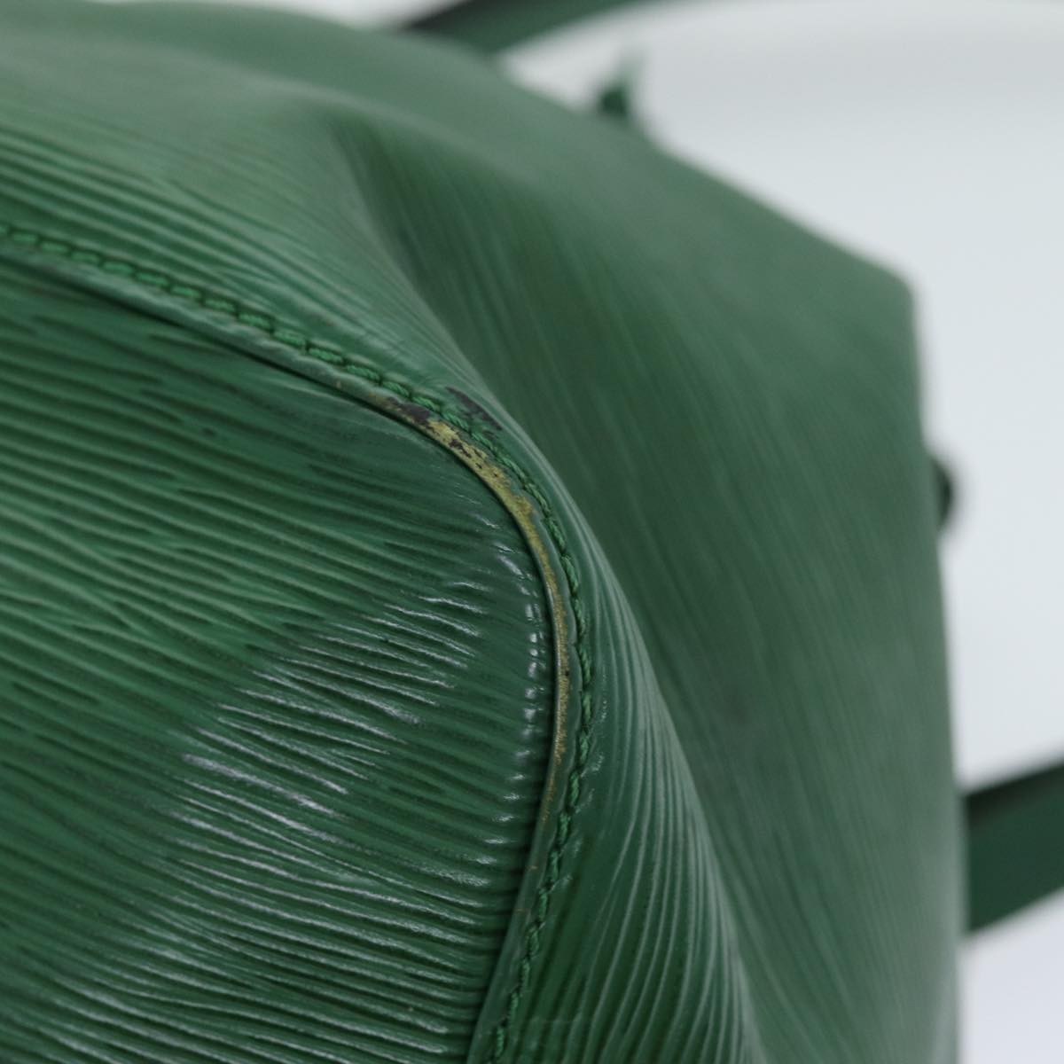 LOUIS VUITTON Epi Petit Noe Shoulder Bag Green M44104 LV 75269