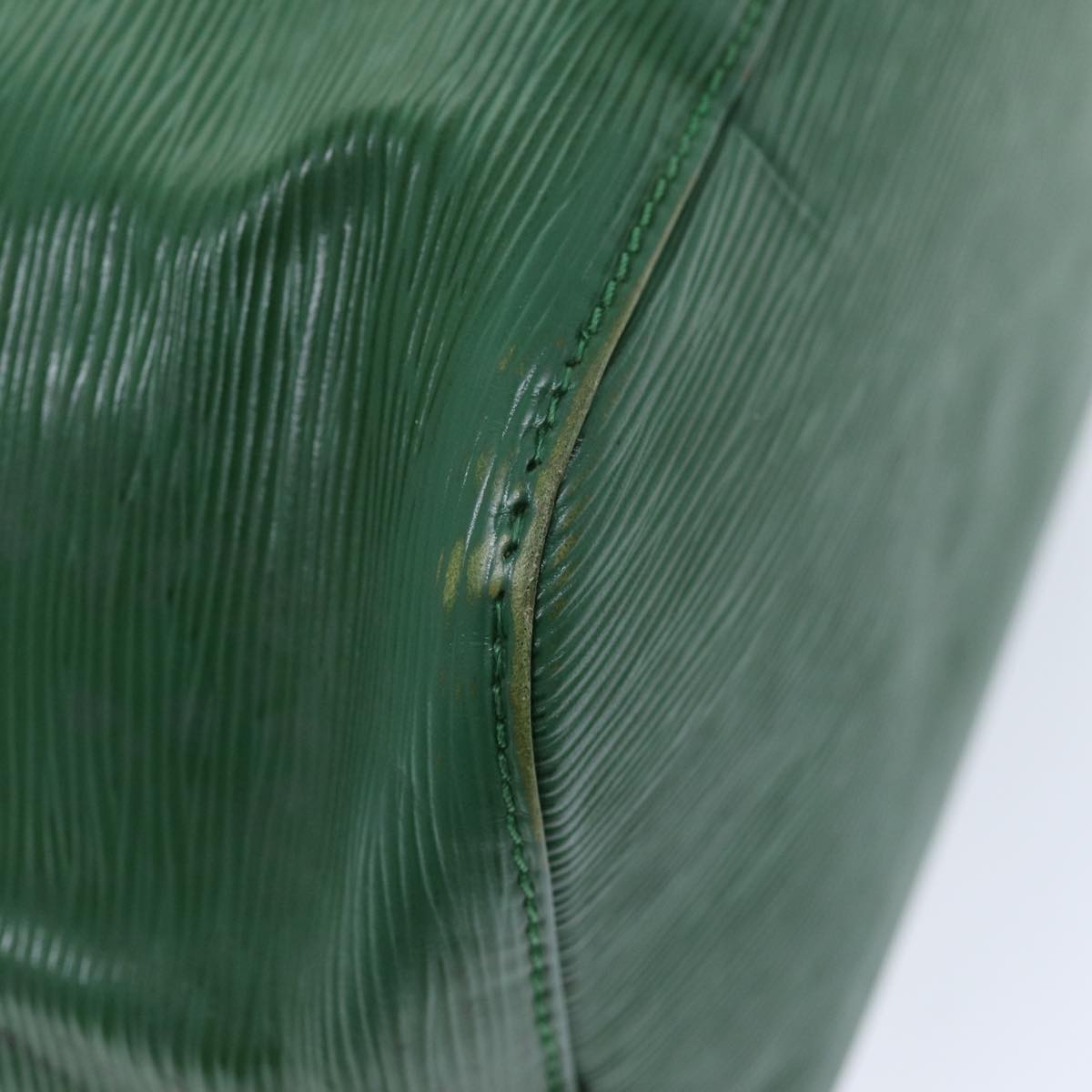 LOUIS VUITTON Epi Petit Noe Shoulder Bag Green M44104 LV 75269