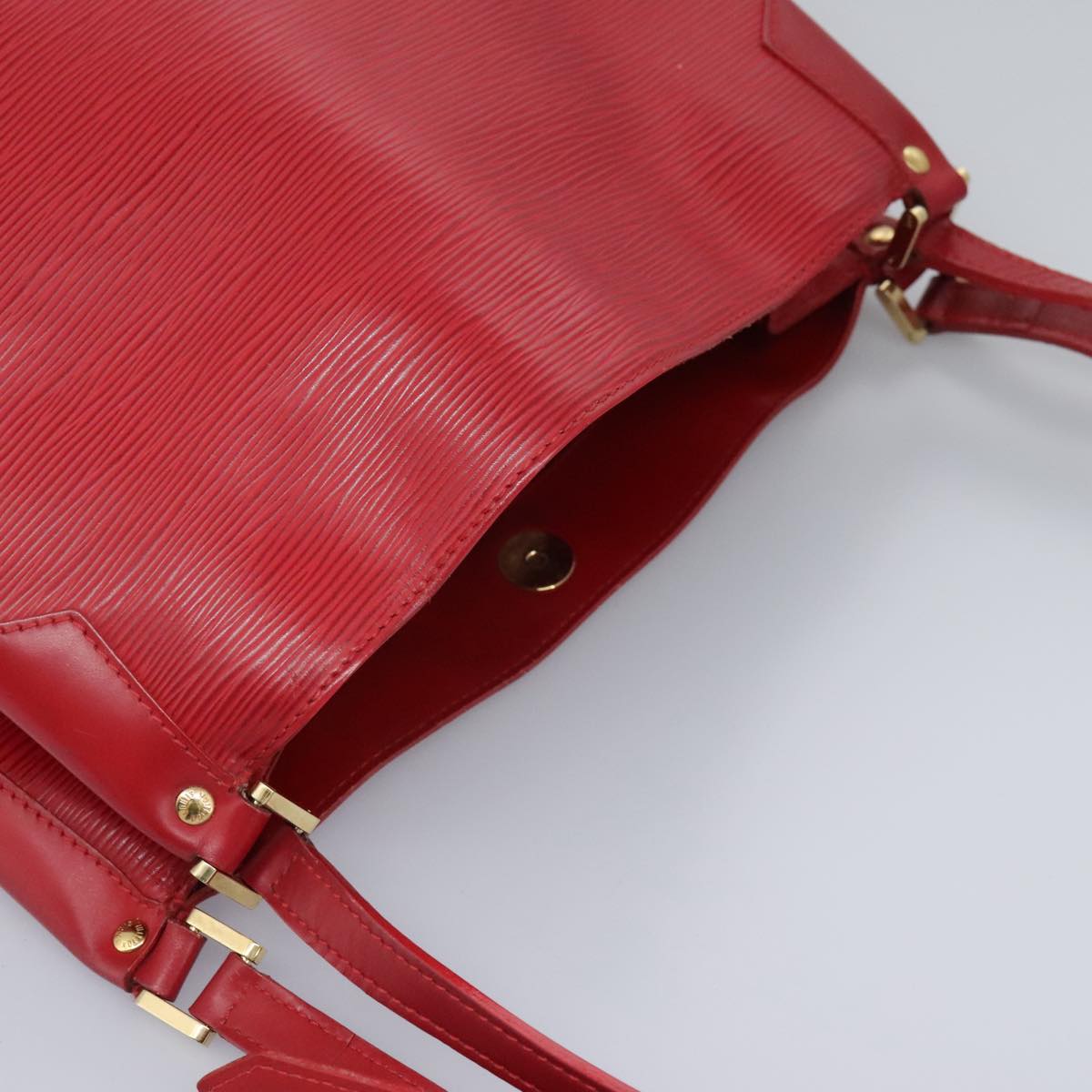 LOUIS VUITTON Epi Mandala MM Shoulder Bag Red M5889E LV 75384