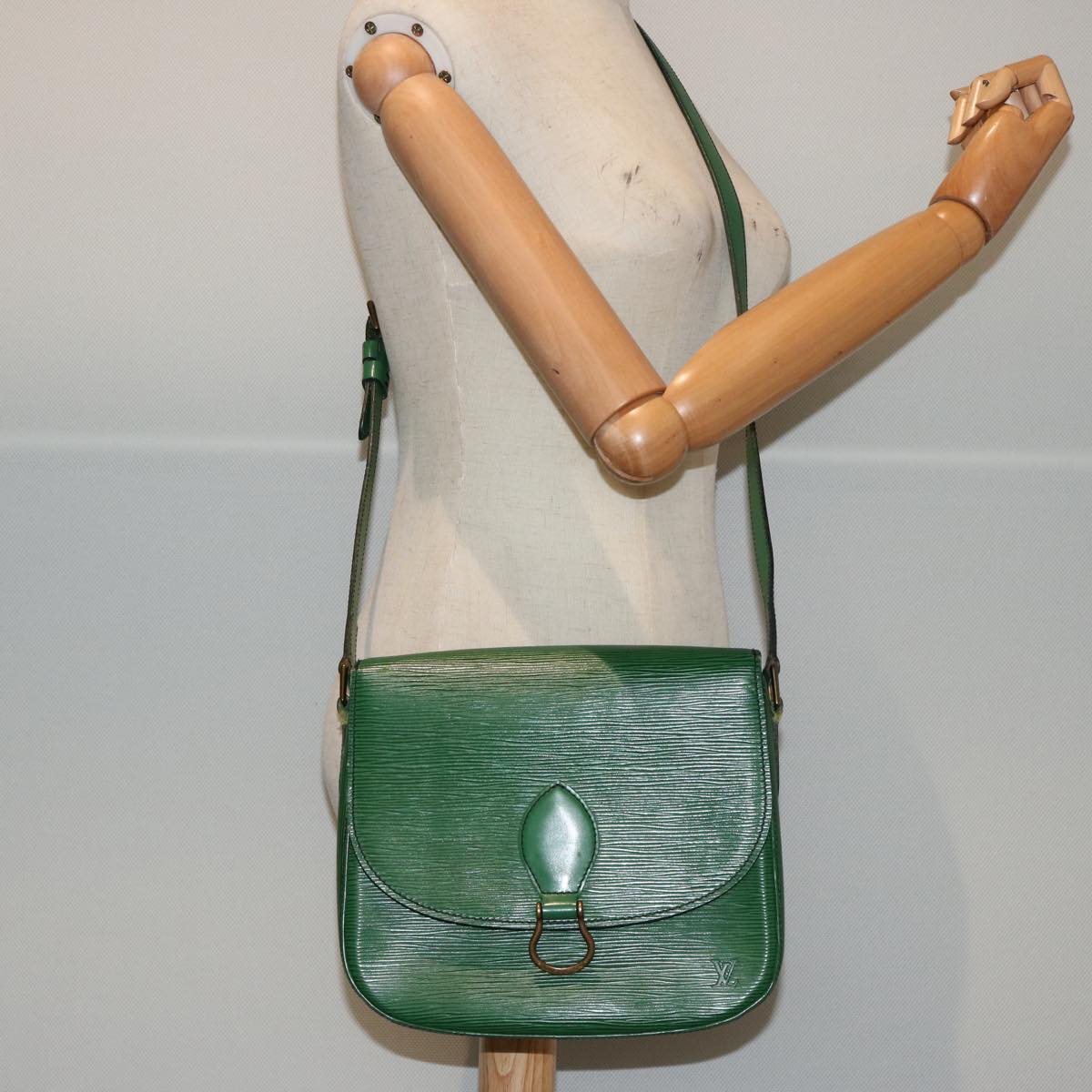LOUIS VUITTON Epi Saint Cloud GM Shoulder Bag Green M52194 LV 75406