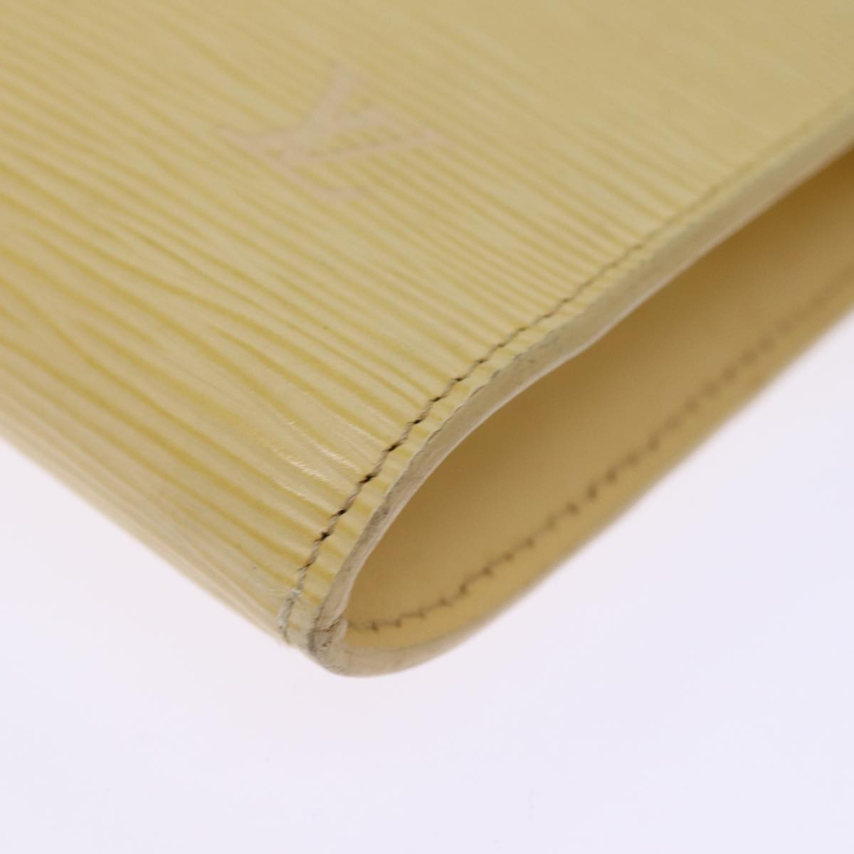 LOUIS VUITTON Epi Pochette Accessoires Pouch Vanilla M5294A LV 75461