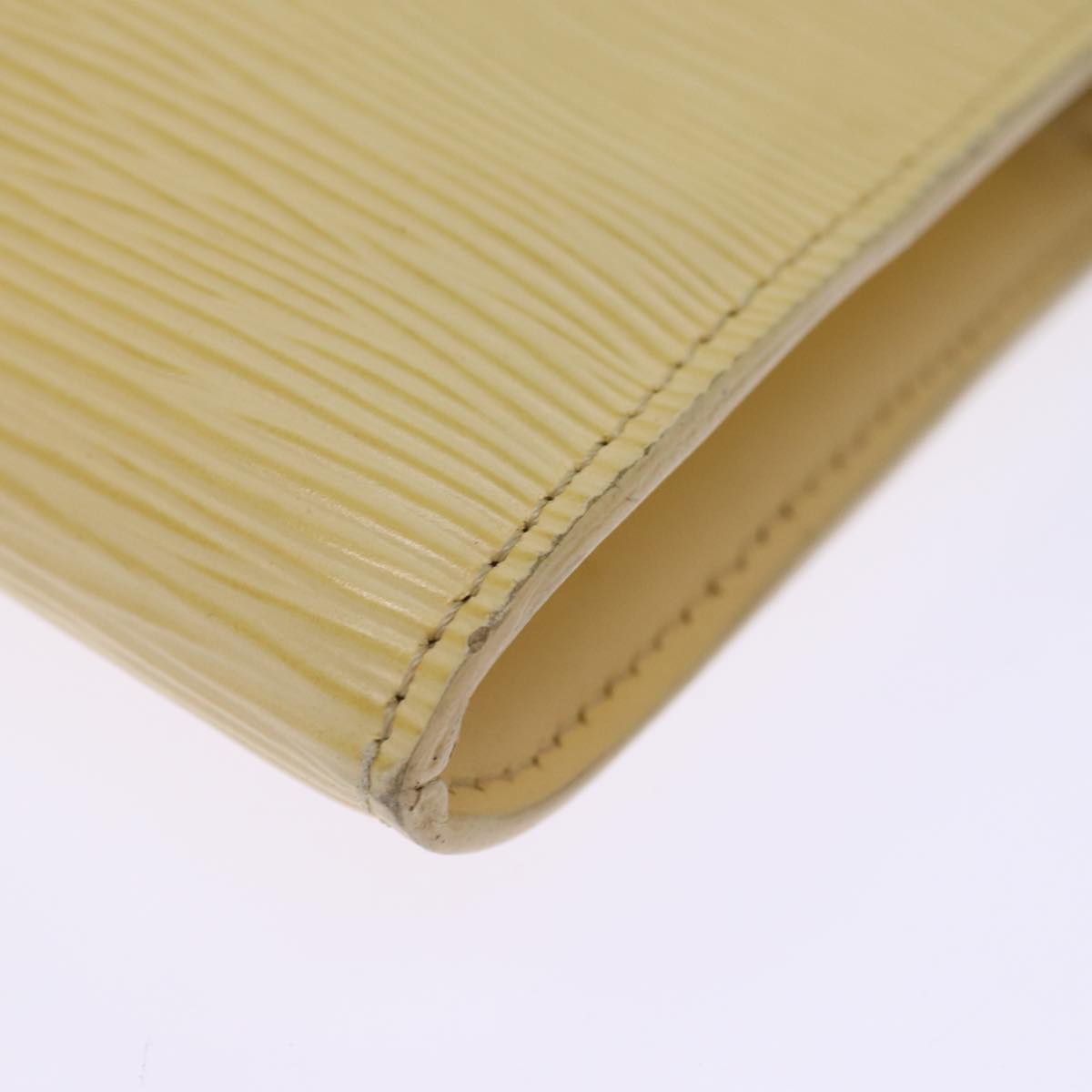 LOUIS VUITTON Epi Pochette Accessoires Pouch Vanilla M5294A LV 75461