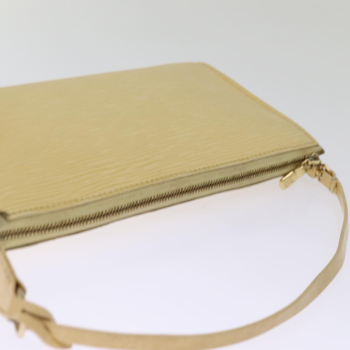 LOUIS VUITTON Epi Pochette Accessoires Pouch Vanilla M5294A LV 75461