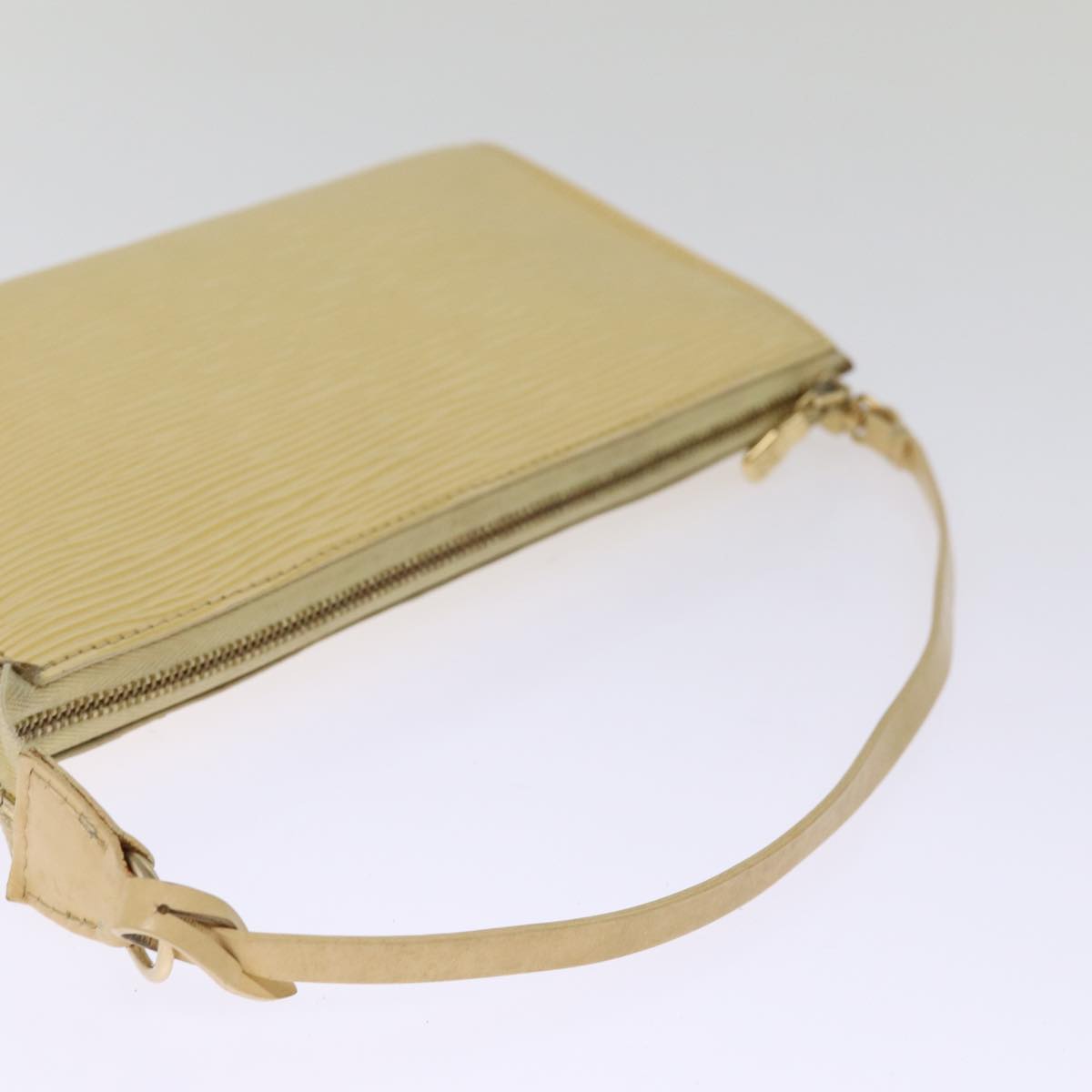 LOUIS VUITTON Epi Pochette Accessoires Pouch Vanilla M5294A LV 75461