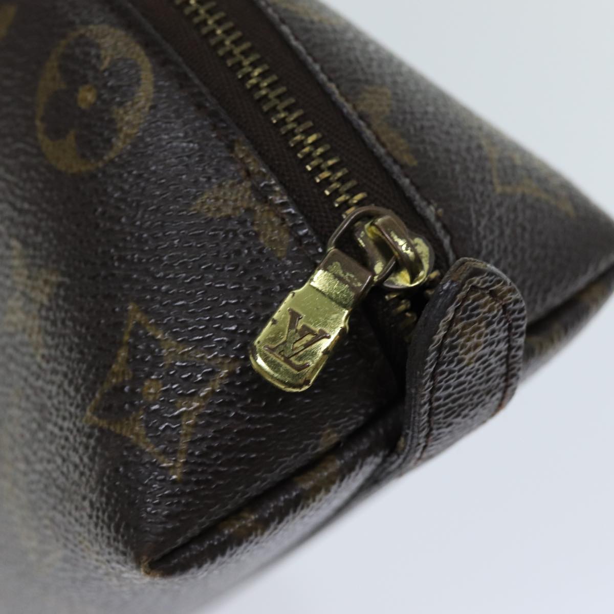 LOUIS VUITTON Monogram Trousse Demi Ronde Cosmetic Pouch M47520 LV 75708