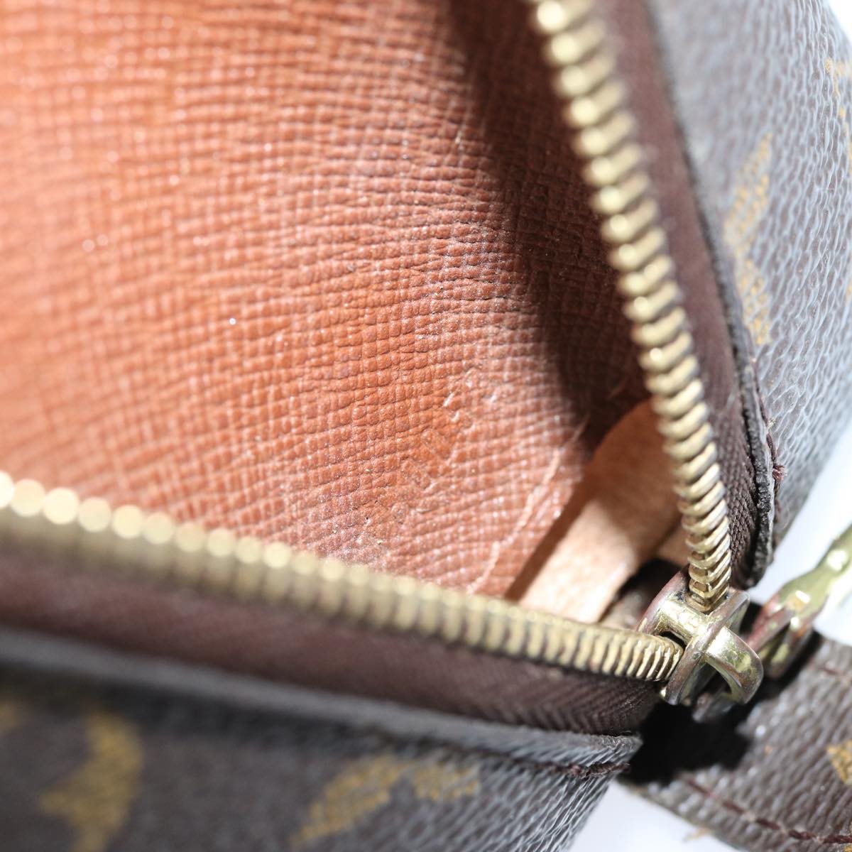 LOUIS VUITTON Monogram Trousse Demi Ronde Cosmetic Pouch M47520 LV 75708