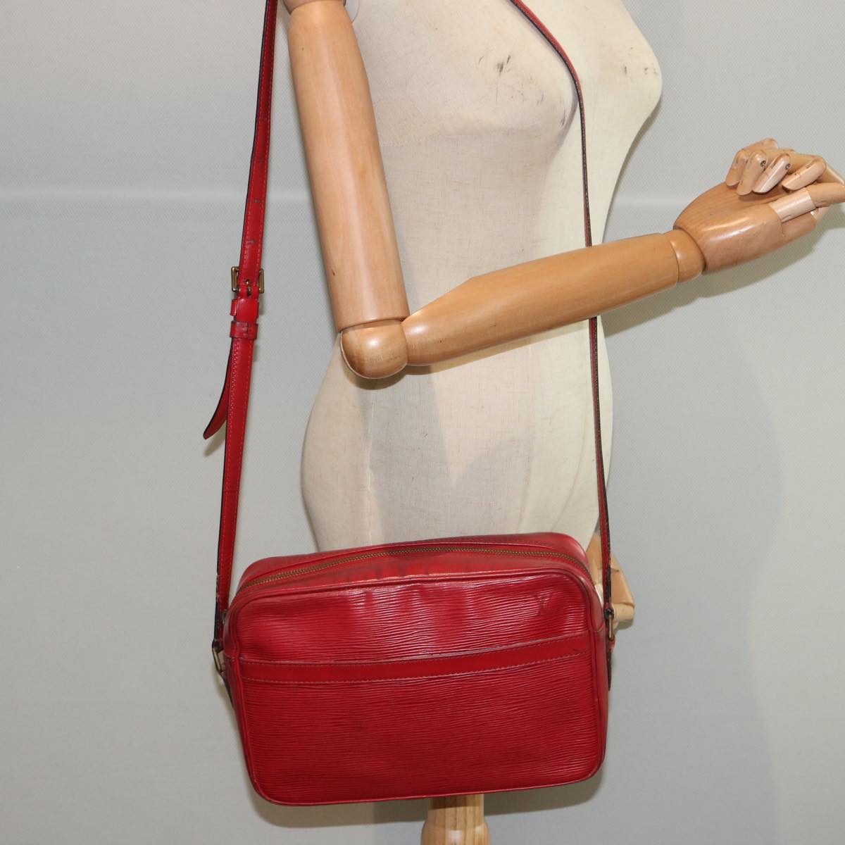 LOUIS VUITTON Epi Trocadero 27 Shoulder Bag Red M52317 LV 75734