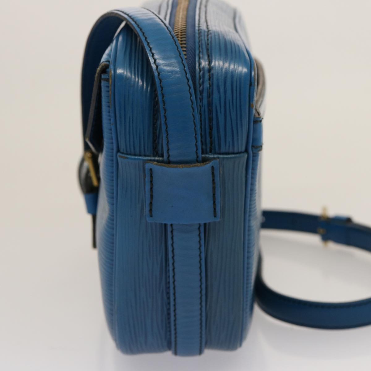 LOUIS VUITTON Epi June Feuille Shoulder Bag Blue M52155 LV 75735