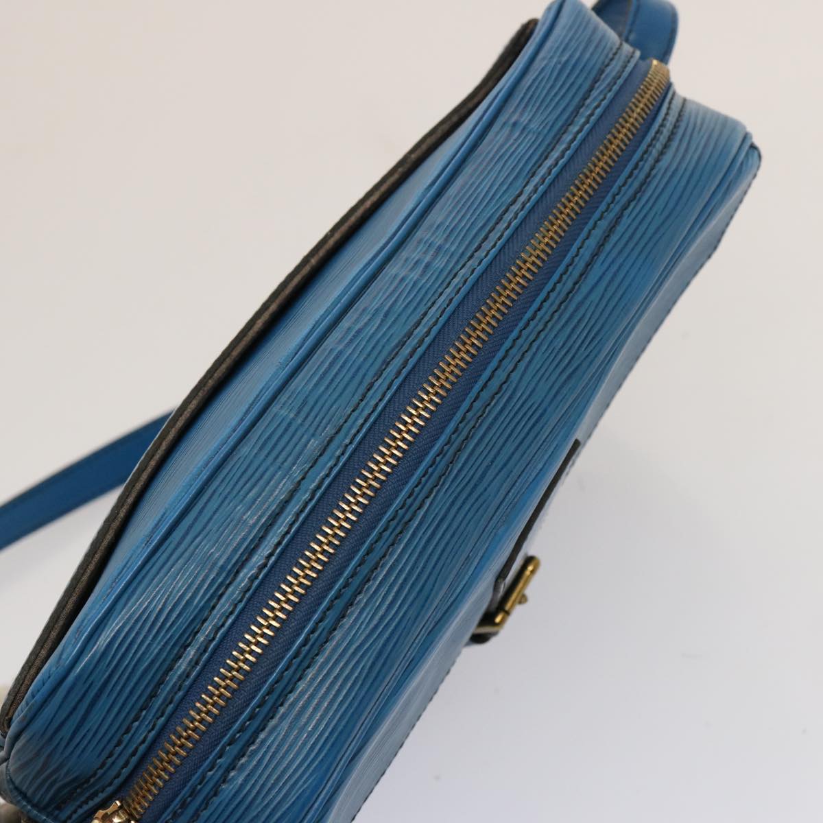 LOUIS VUITTON Epi June Feuille Shoulder Bag Blue M52155 LV 75735