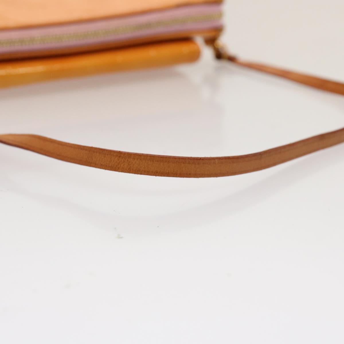 LOUIS VUITTON Monogram Vernis Motto Pouch Marshmallow Pink M91312 LV 75740
