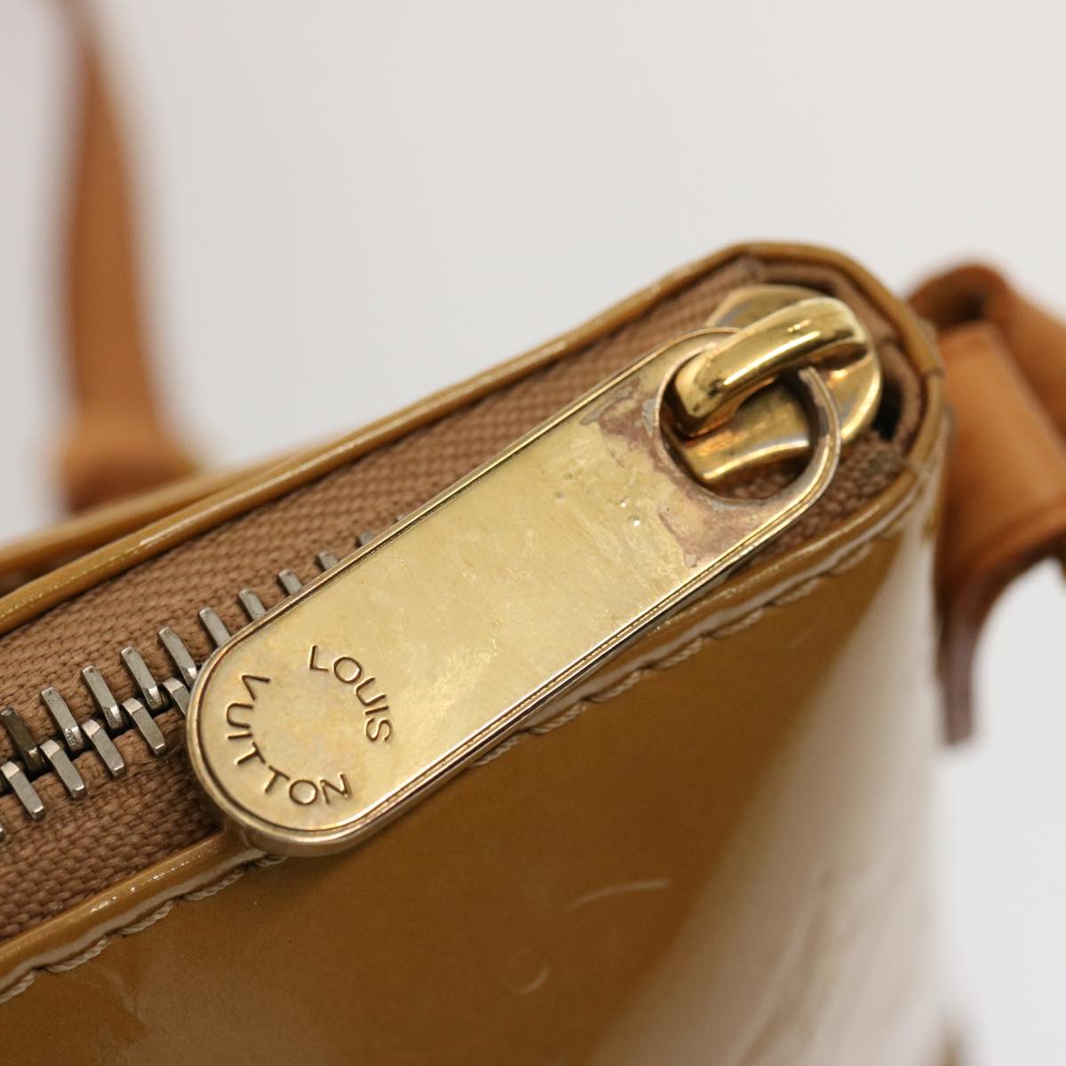 LOUIS VUITTON Monogram Vernis Minna Street Bag Noisette M91508 LV 75741
