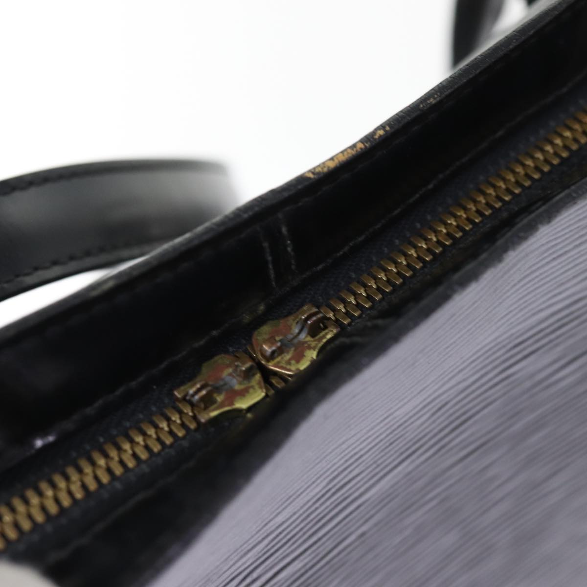LOUIS VUITTON Epi Lussac Shoulder Bag Black M52282 LV 75752