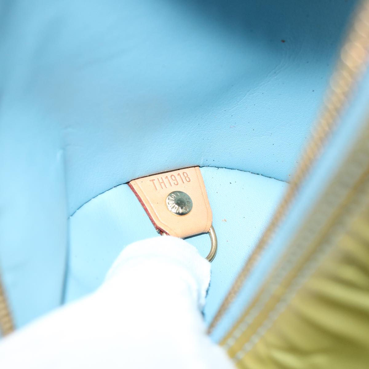LOUIS VUITTON Monogram Vernis Bedford Hand Bag Baby Blue M91007 LV 75761