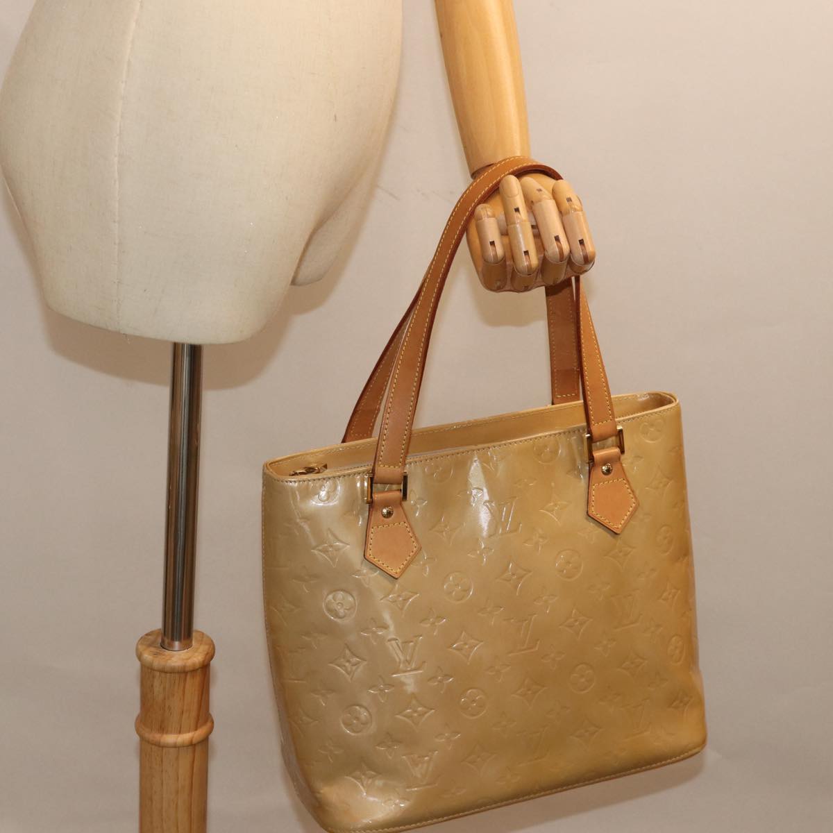 LOUIS VUITTON Monogram Vernis Houston Hand Bag Beige M91004 LV 75923