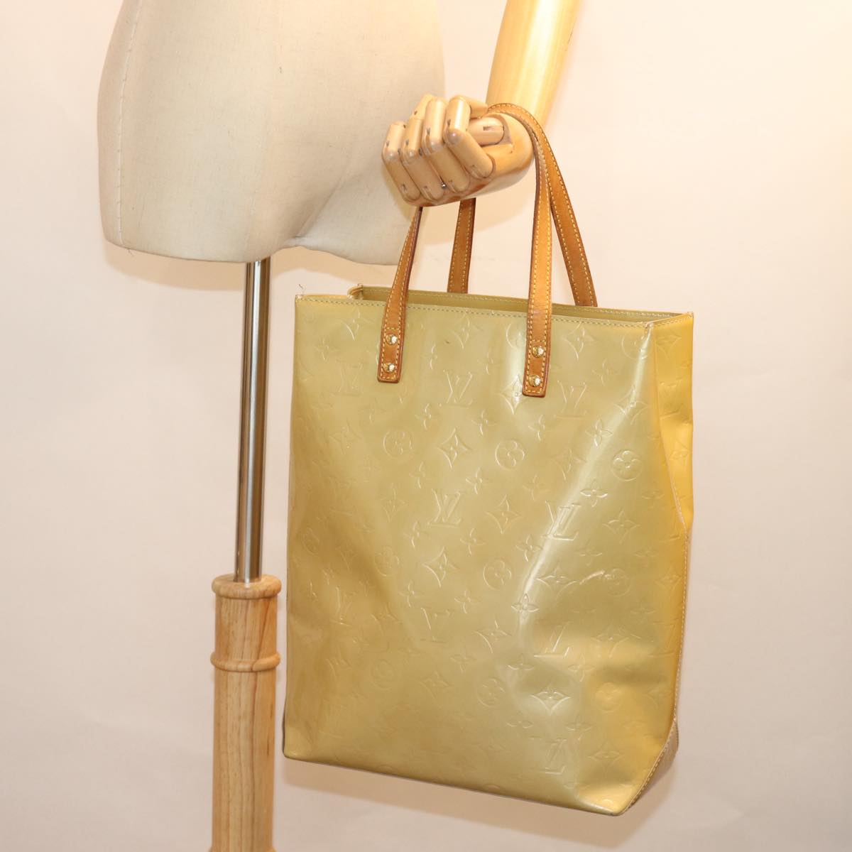 LOUIS VUITTON Monogram Vernis Reade MM Hand Bag Beige M91141 LV 75924