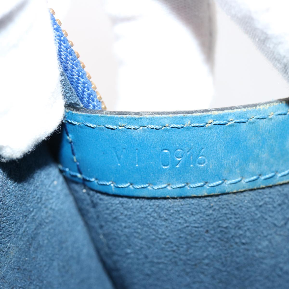 LOUIS VUITTON Epi Lussac Shoulder Bag Blue M52285 LV 75940