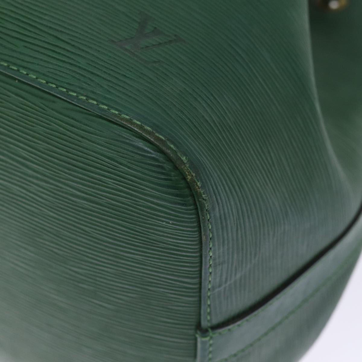 LOUIS VUITTON Epi Petit Noe Shoulder Bag Green M44104 LV 75947