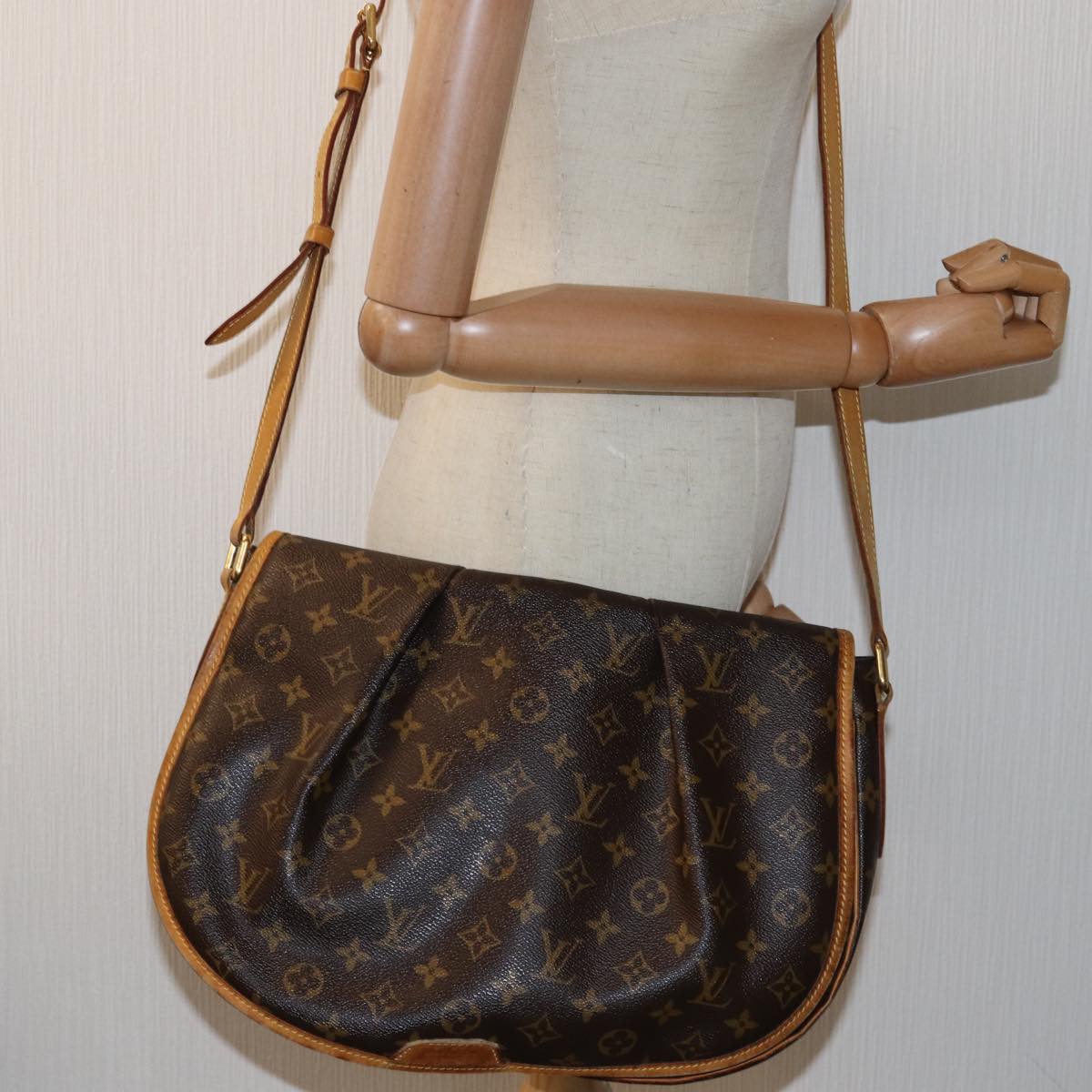 LOUIS VUITTON Monogram Menilmontant MM Shoulder Bag M40473 LV 76060