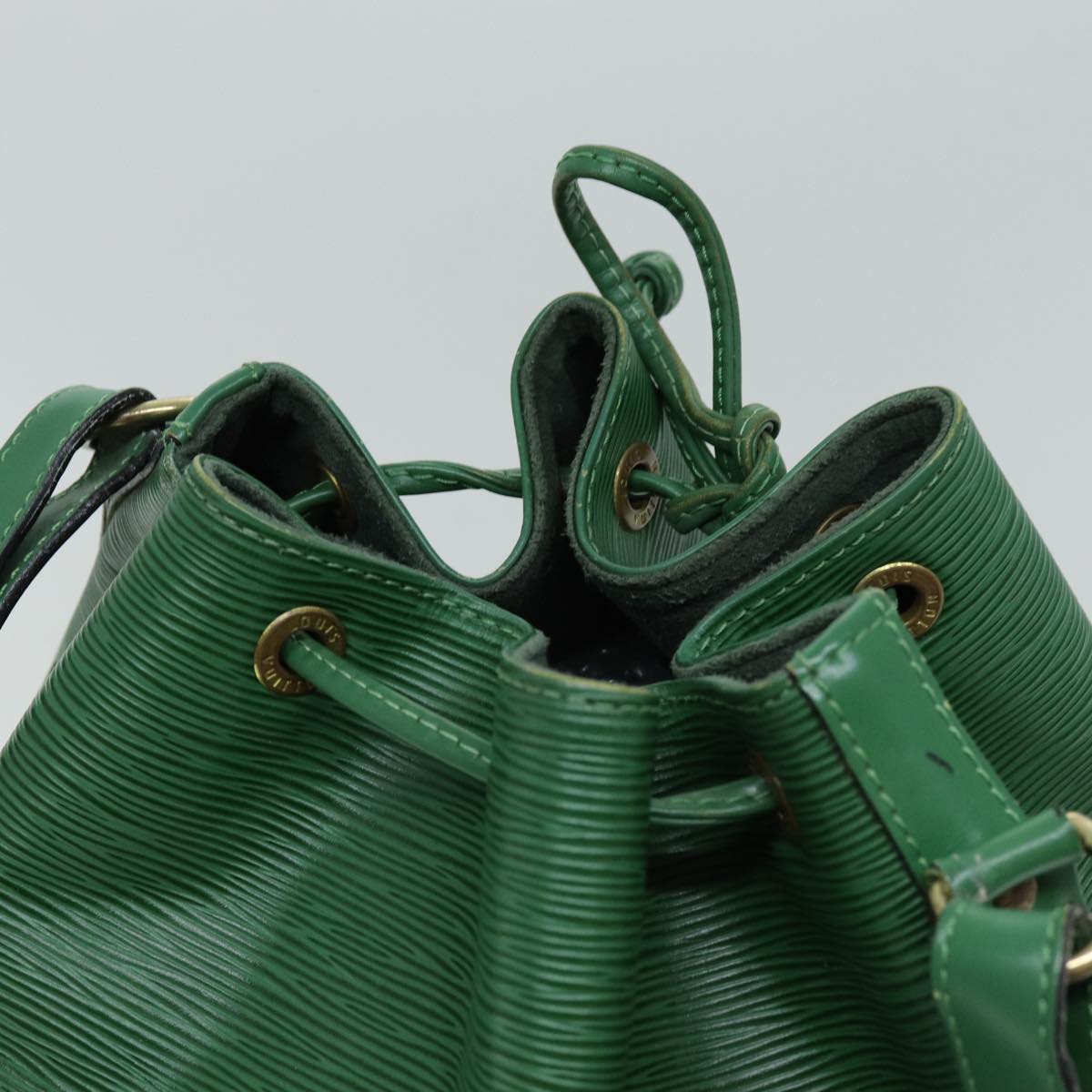 LOUIS VUITTON Epi Noe Shoulder Bag Green M44004 LV 76069