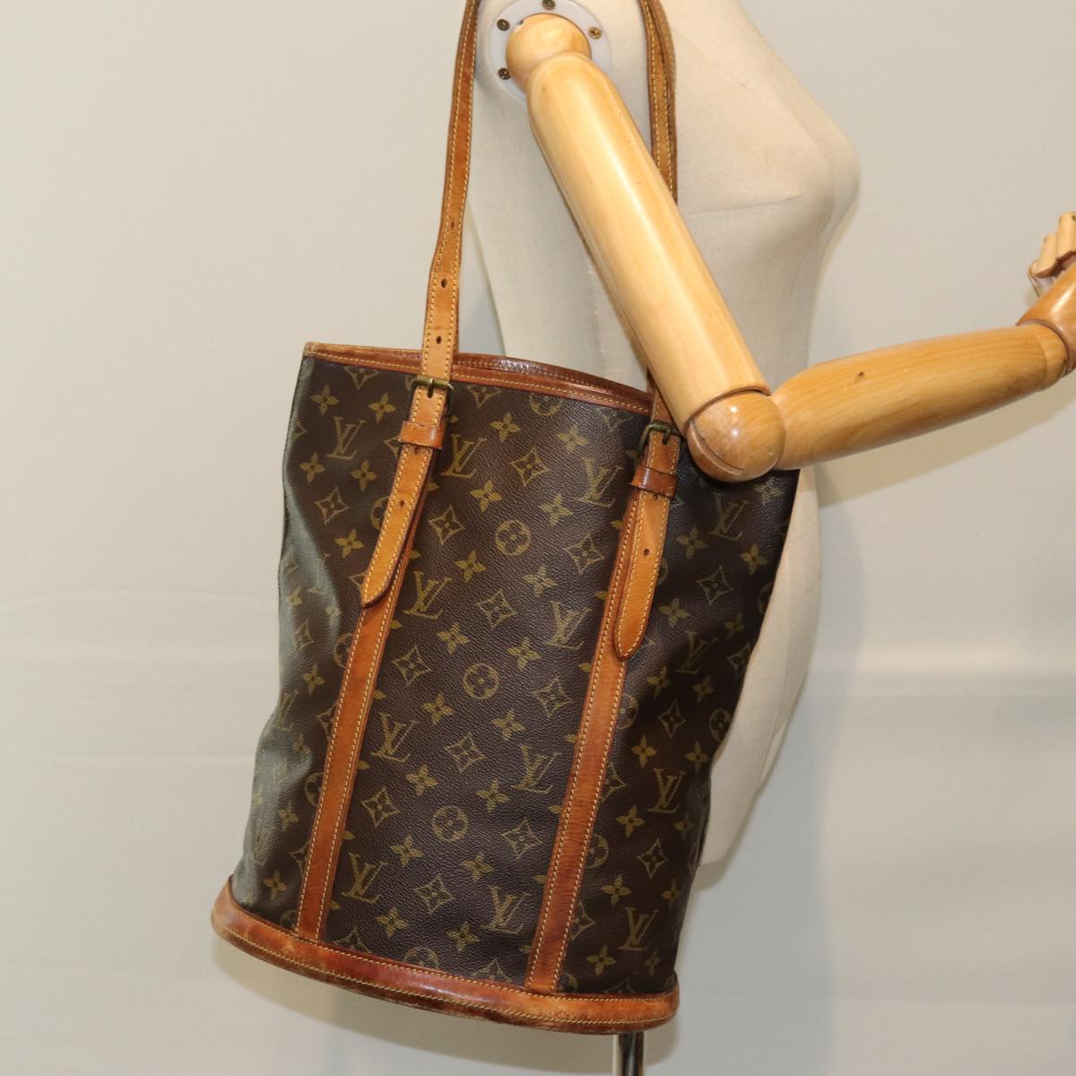 LOUIS VUITTON Monogram Bucket GM Shoulder Bag M42236 LV 76470