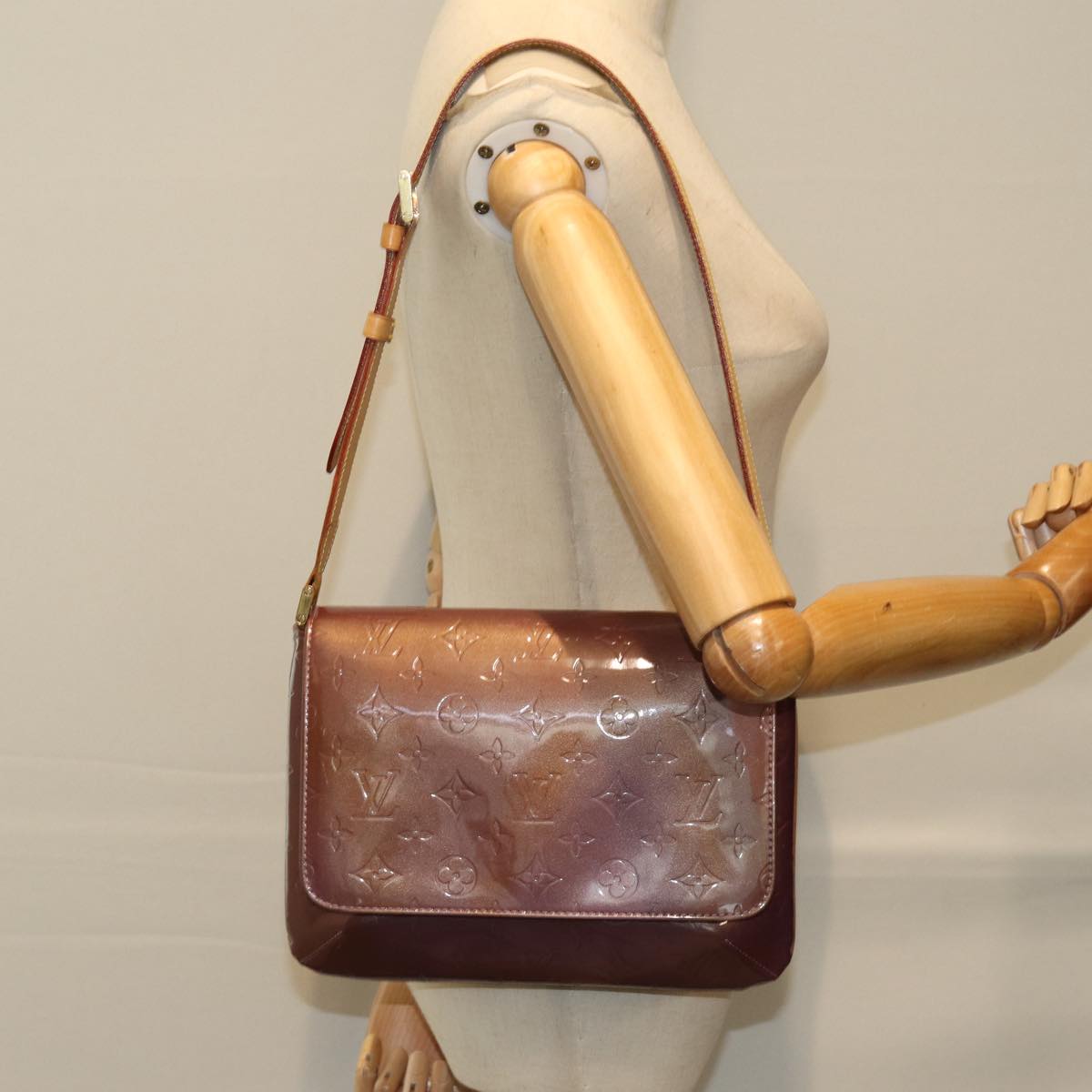 LOUIS VUITTON Monogram Vernis Thompson Street Bag Purple Viole M91095 76507