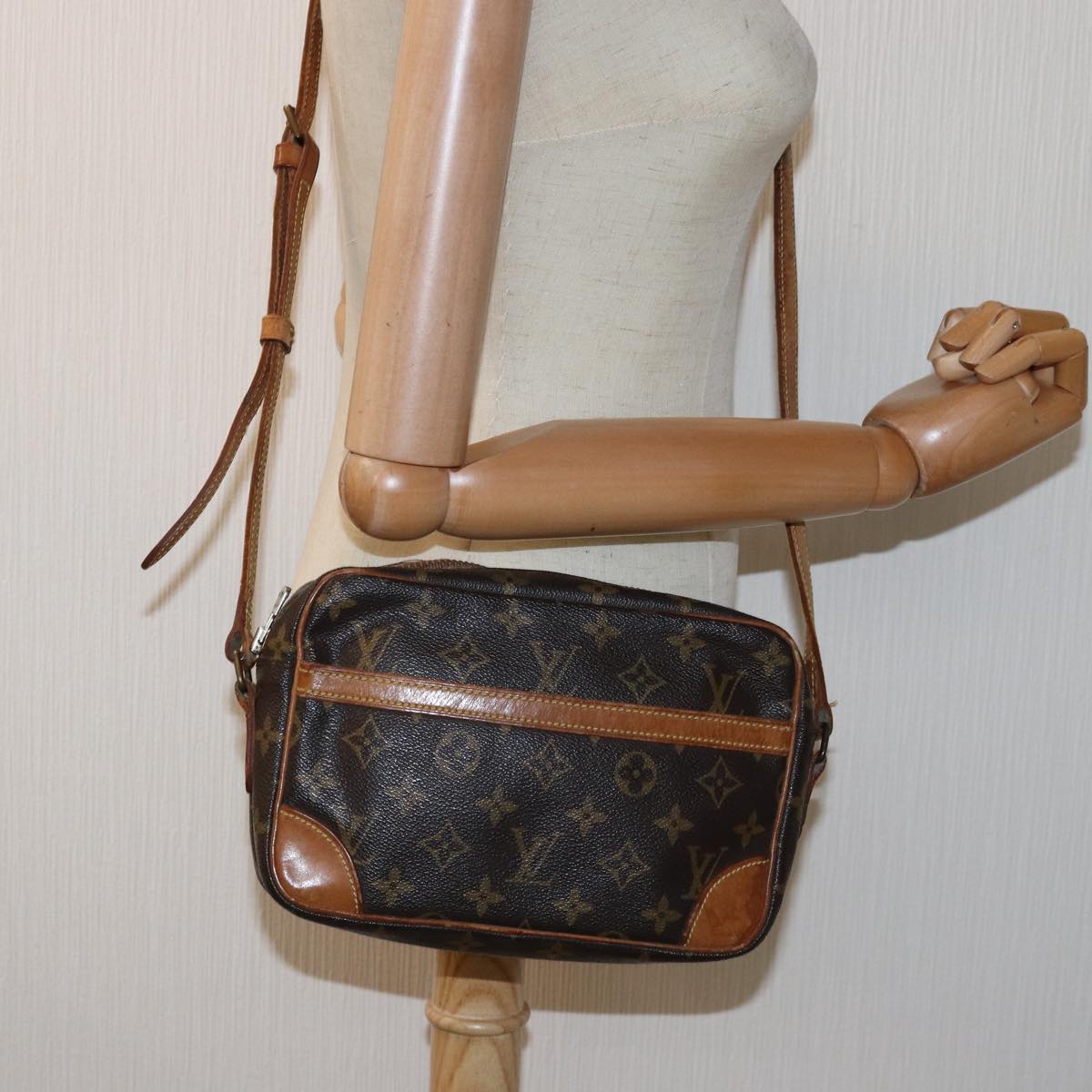 LOUIS VUITTON Monogram Trocadero 23 Shoulder Bag M51276 LV 76537