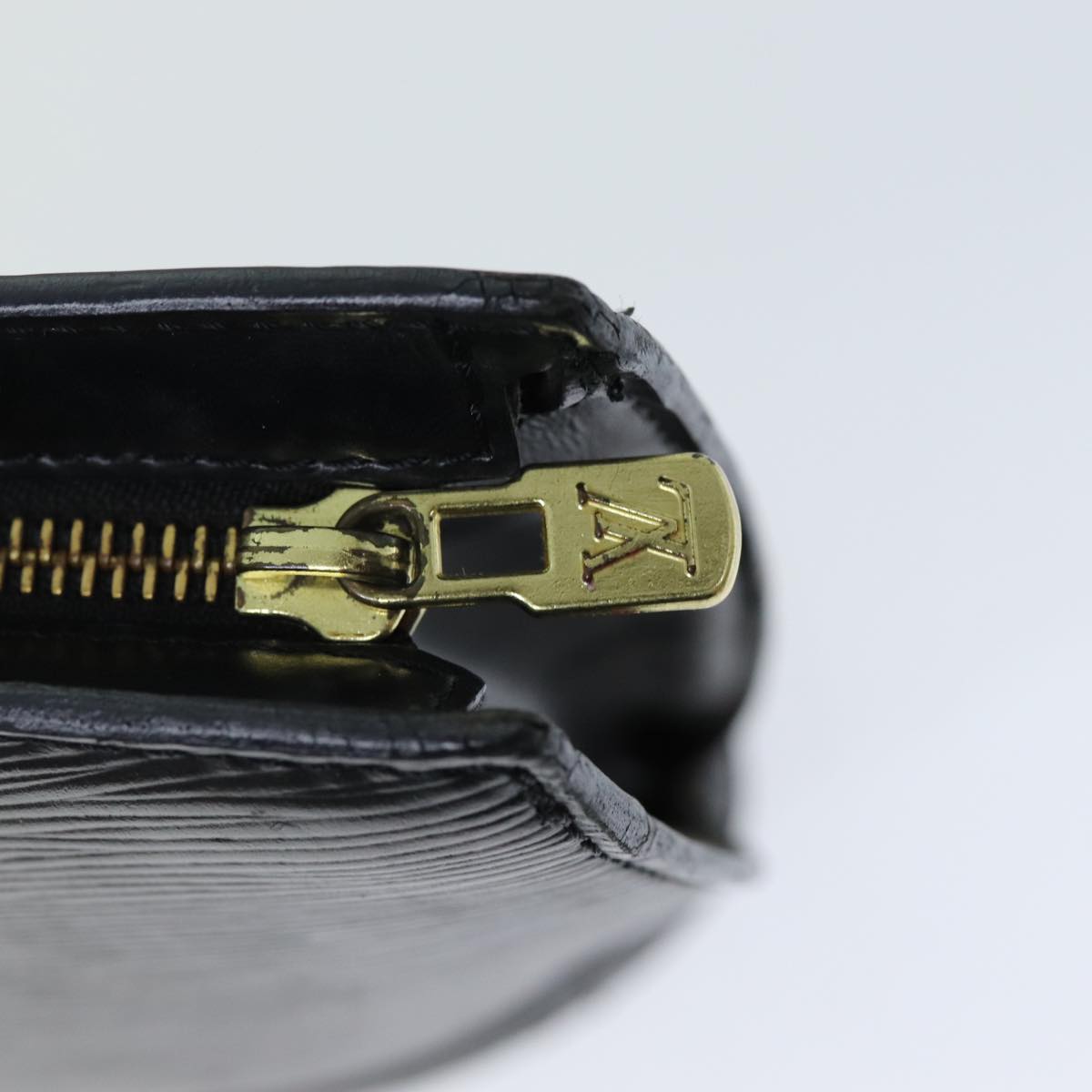 LOUIS VUITTON Epi Saint Jacques Hand Bag Black M52272 LV 76595