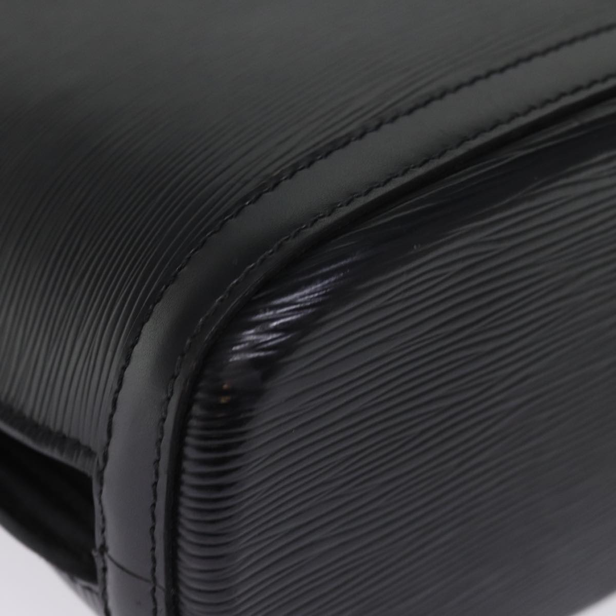 LOUIS VUITTON Epi Lussac Shoulder Bag Black M52282 LV 76645