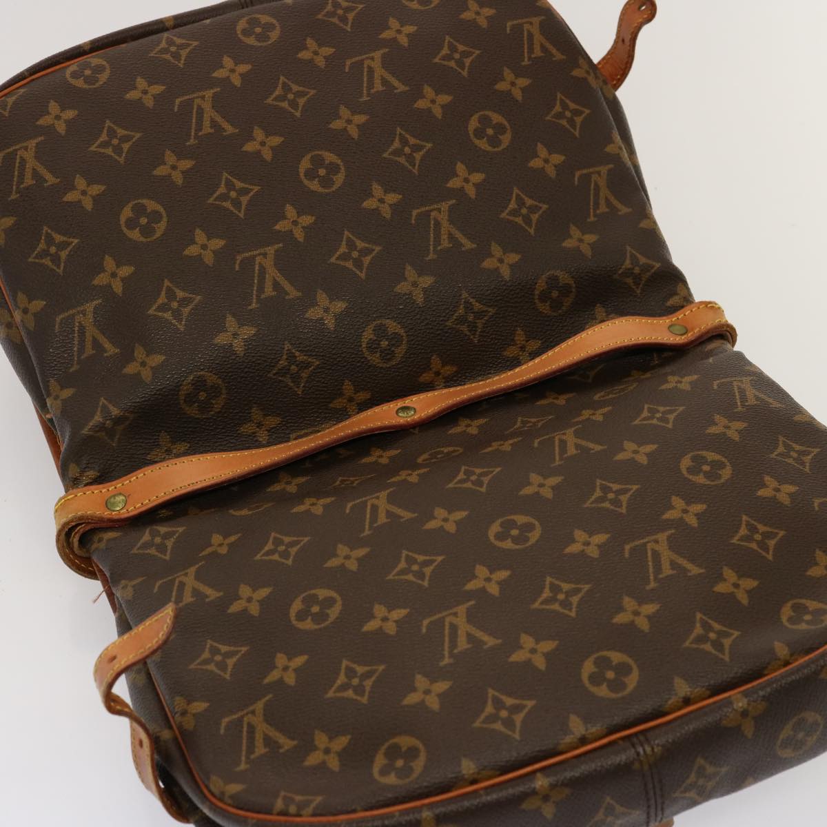 LOUIS VUITTON Monogram Saumur 30 Shoulder Bag M42256 LV 76686