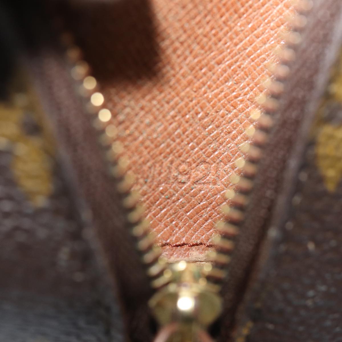LOUIS VUITTON Monogram Trousse Demi Ronde Cosmetic Pouch M47520 LV 76931