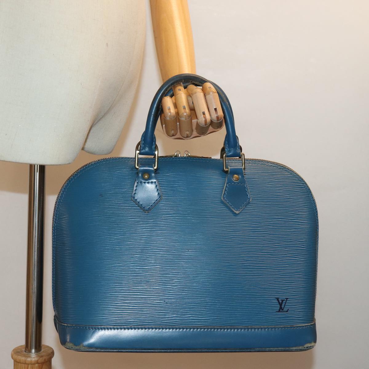 LOUIS VUITTON Epi Alma Hand Bag Toledo Blue M52145 LV 76959