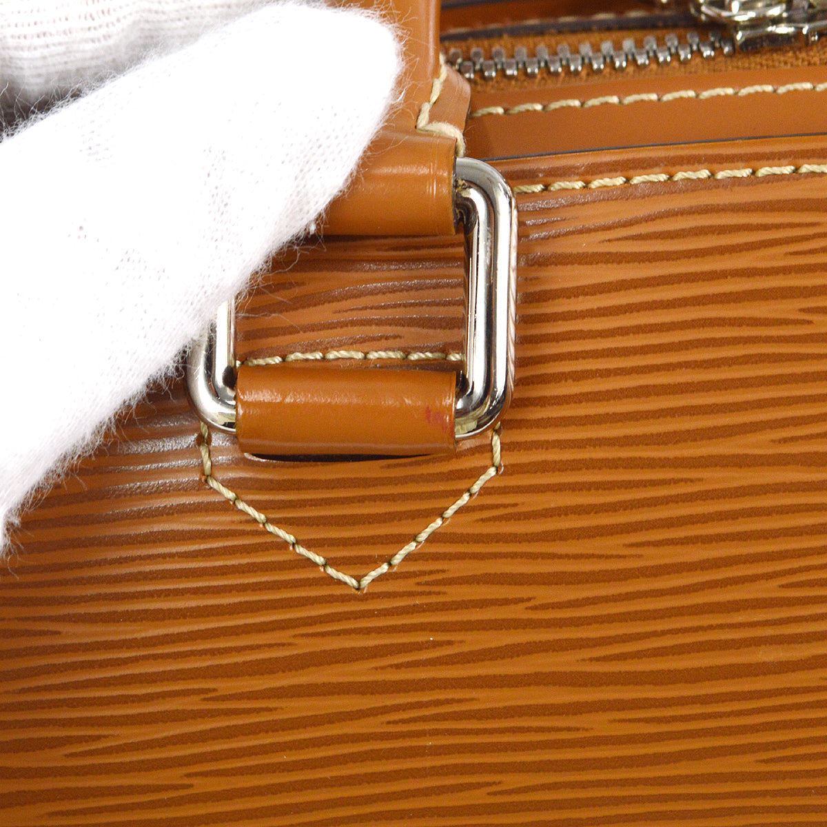 Louis Vuitton 2006 Pont Neuf Epi Cannelle M5205I