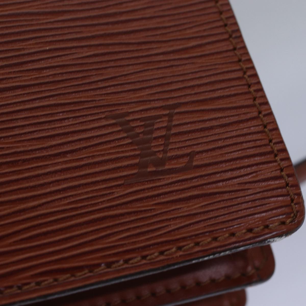 LOUIS VUITTON Epi Angian Clutch Bag Brown M52113 LV 77265
