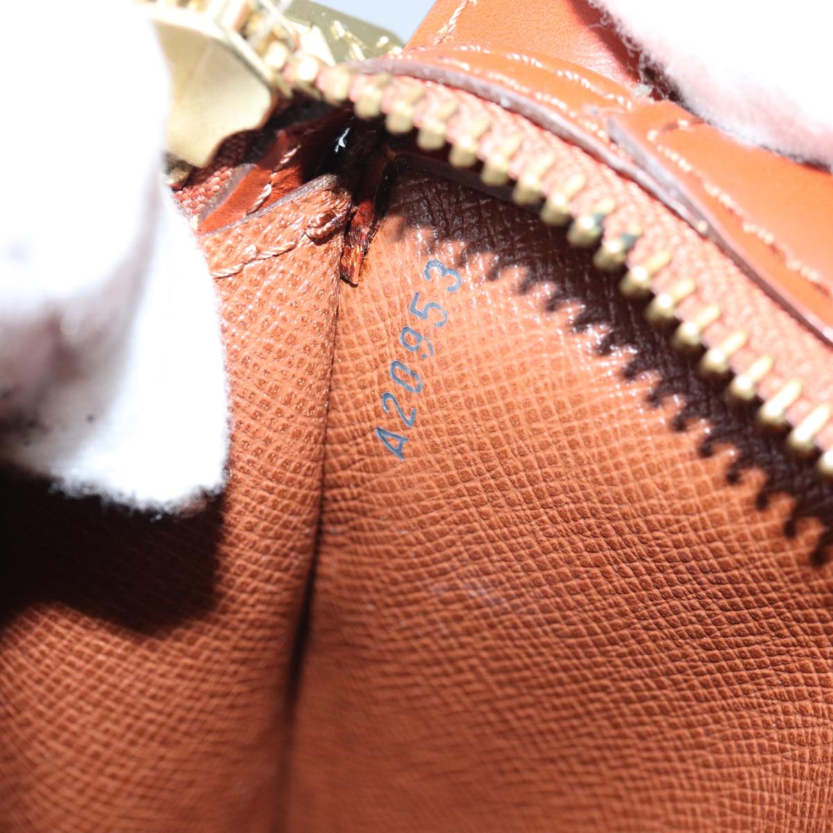LOUIS VUITTON Epi Angian Clutch Bag Brown M52113 LV 77265