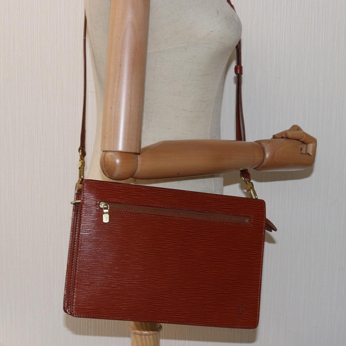 LOUIS VUITTON Epi Angian Clutch Bag Brown M52113 LV 77265