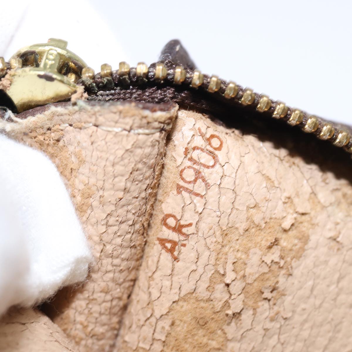 LOUIS VUITTON Monogram Bucket PM Pouch Accessory Pouch LV 77526