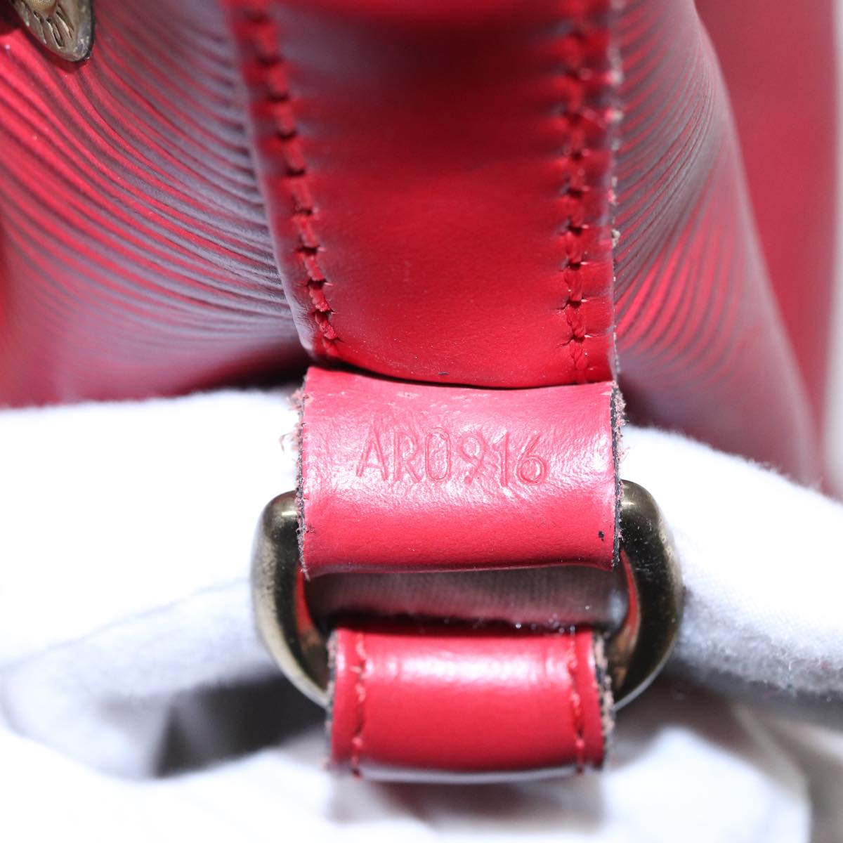 LOUIS VUITTON Epi Petit Noe Shoulder Bag Red M44107 LV 77898