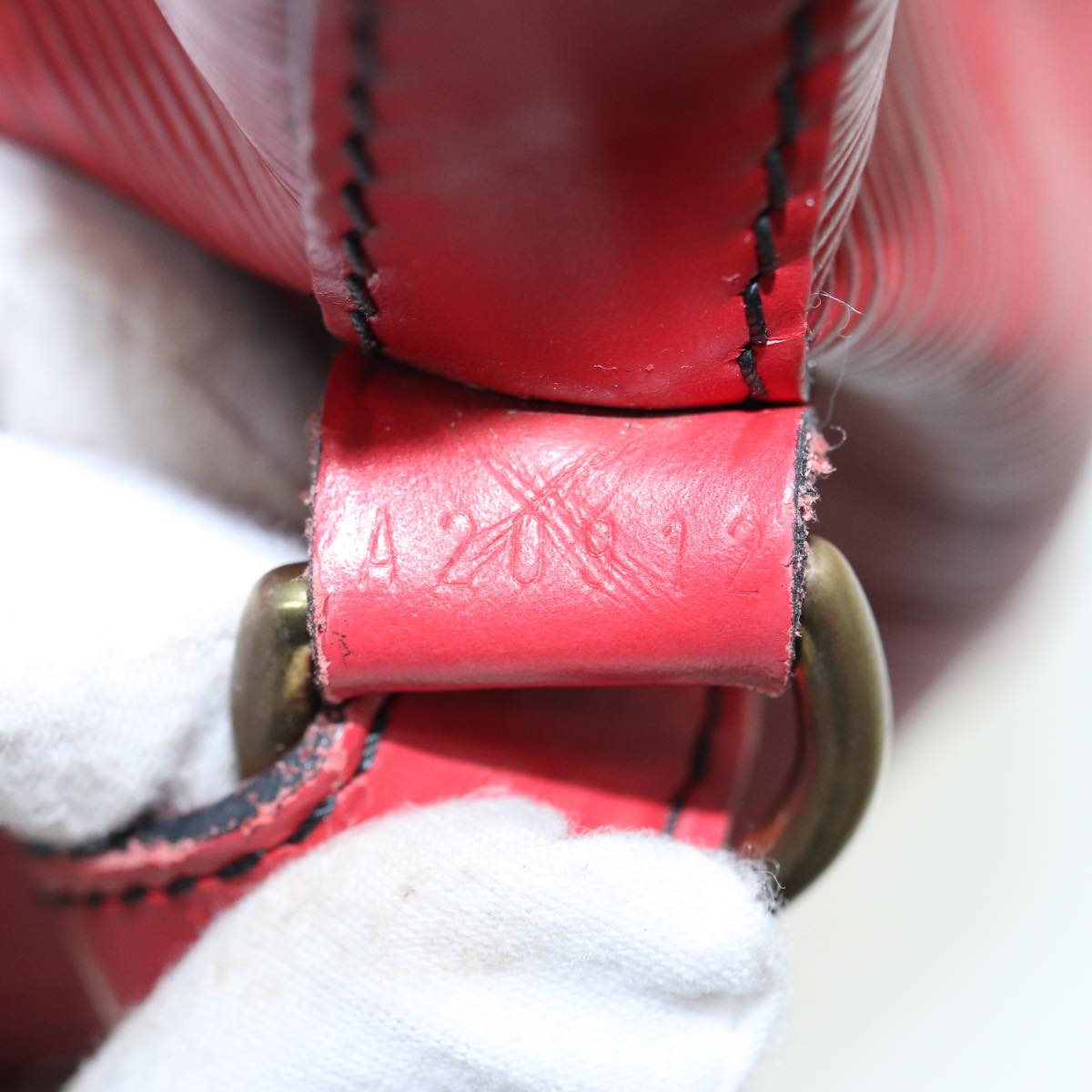LOUIS VUITTON Epi Petit Noe Shoulder Bag Red M44107 LV 78363