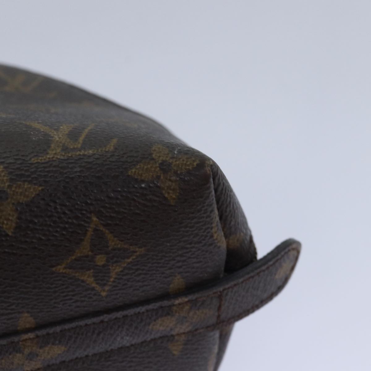 LOUIS VUITTON Monogram Trousse Demi Ronde Cosmetic Pouch M47520 LV 78650