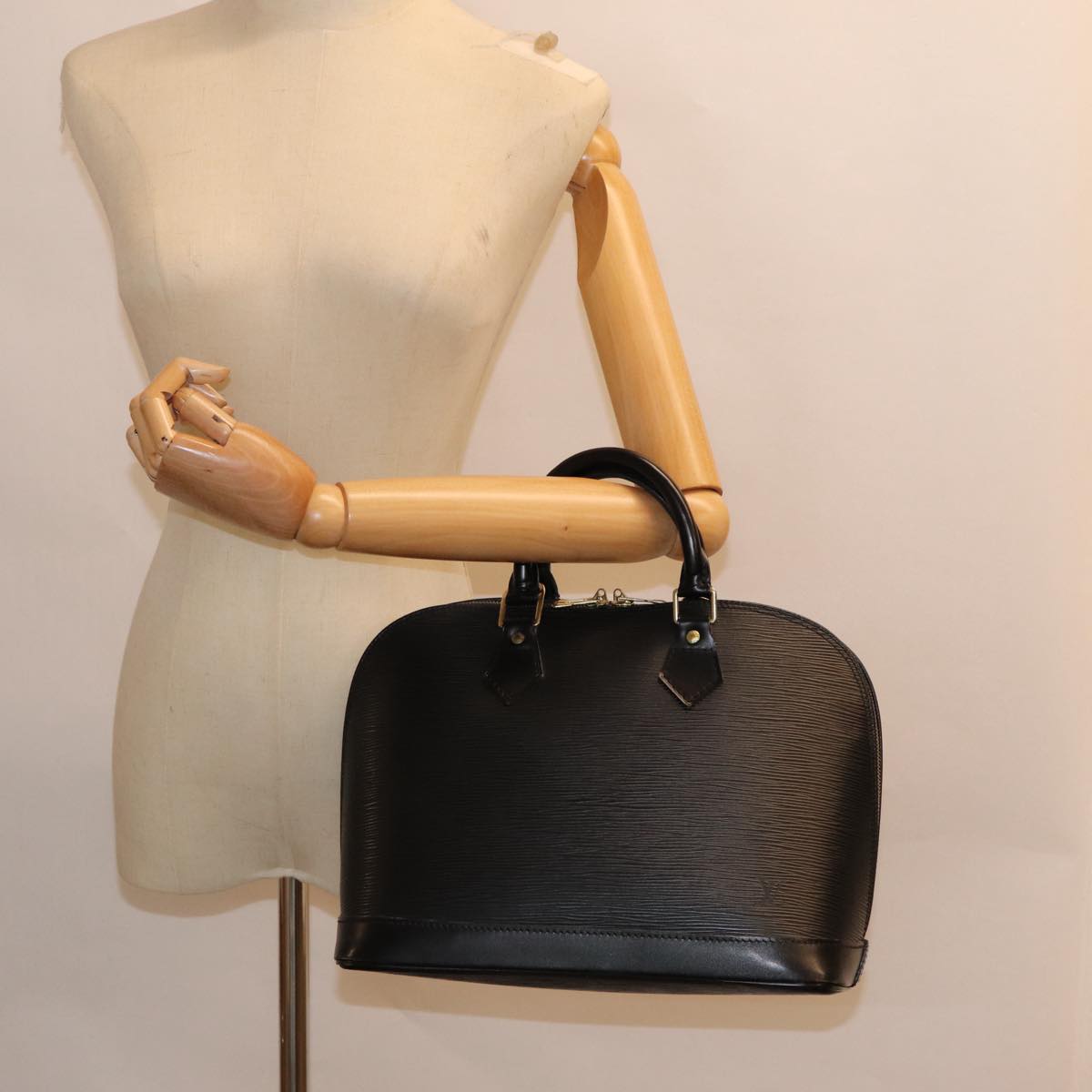 LOUIS VUITTON Epi Alma Hand Bag Black M52142 LV 78691