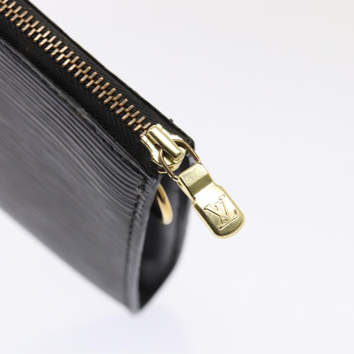 LOUIS VUITTON Epi Pochette Accessoires Pouch Black M52982 LV 79345