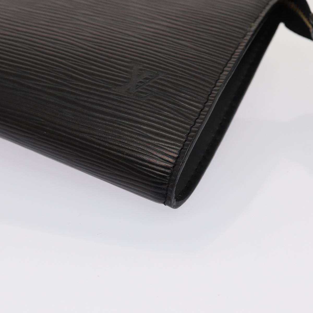 LOUIS VUITTON Epi Pochette Accessoires Pouch Black M52982 LV 79345