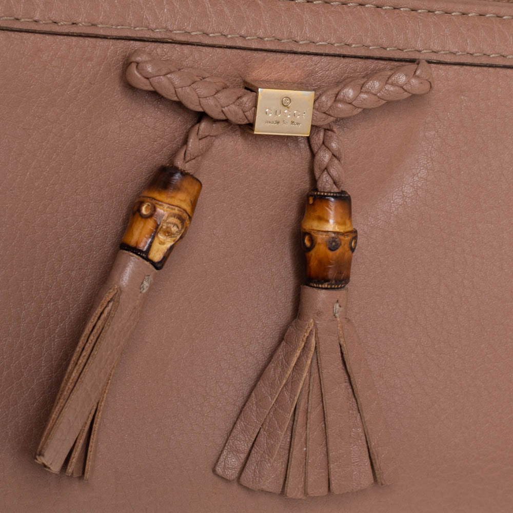 Luxury Gucci Trending 2025 Beige Leather Bamboo Tassel Bow Zip Around Wallet..